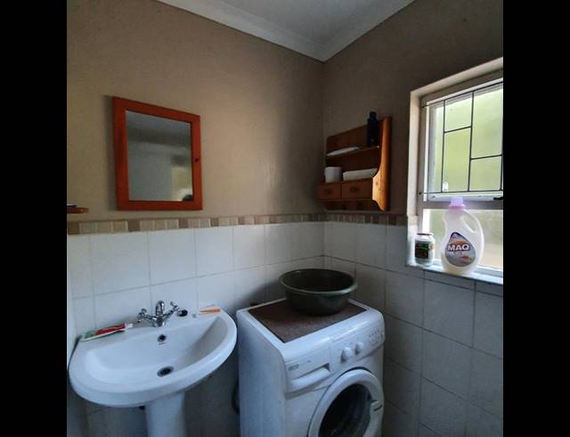 2 BEDROOM PROPERTY TO RENT IN OATLANDS